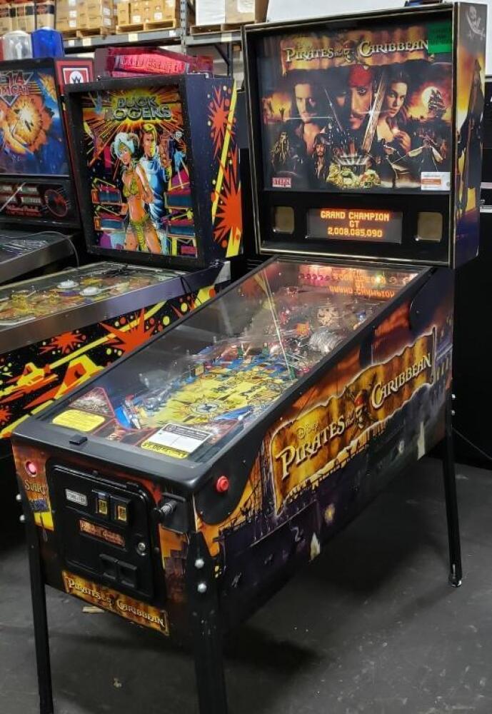PIRATES OF THE CARIBBEAN PINBALL MACHINE STERN