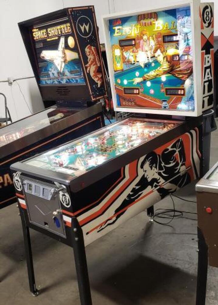 EIGHT BALL PINBALL MACHINE BALLY CLASSIC