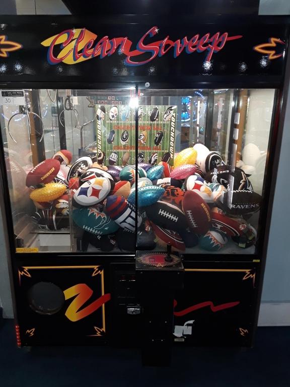 SMART CLEAN SWEEP PLUSH CLAW CRANE MACHINE