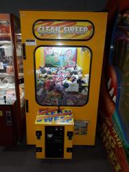 SMART CLEAN SWEEP PLUSH CLAW CRANE MACHINE