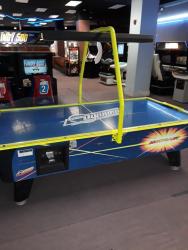 AIR HOCKEY DYNAMO HOT FLASH W/ OVERHEAD SCORING