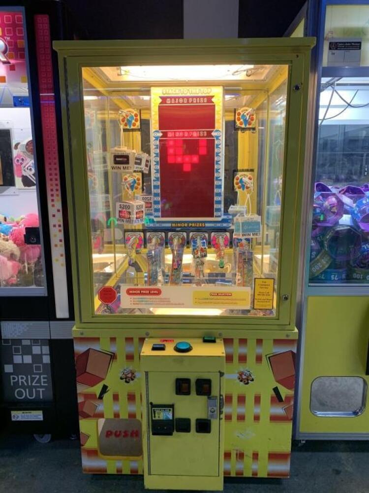 STACKER BUS YELLOW PRIZE REDEMPTION GAME
