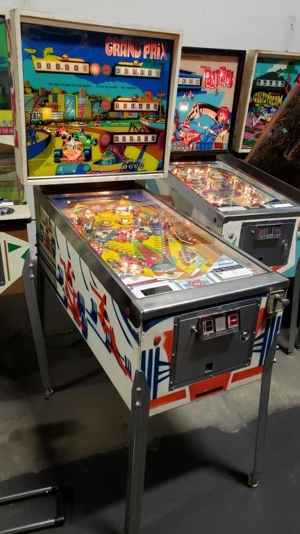 GRAND PRIX PINBALL MACHINE WILLIAMS 1976