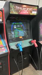 INVASION THE ABDUCTORS SHOOTING ARCADE GAME