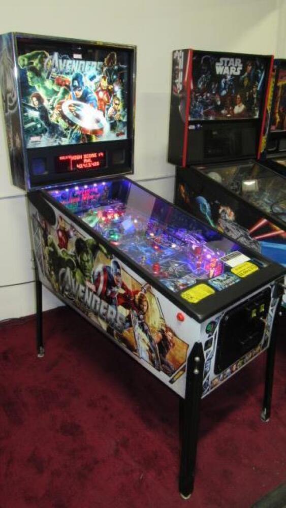 THE AVENGERS PRO MARVEL PINBALL MACHINE STERN