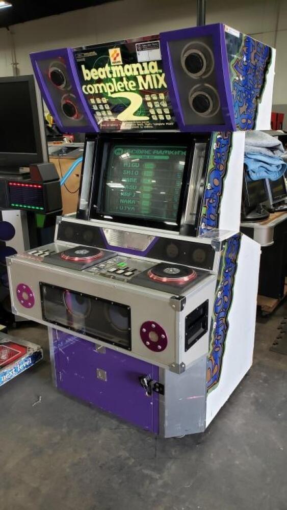 BEATMANIA COMPLETE MIX 2 MUSIC ARCADE GAME