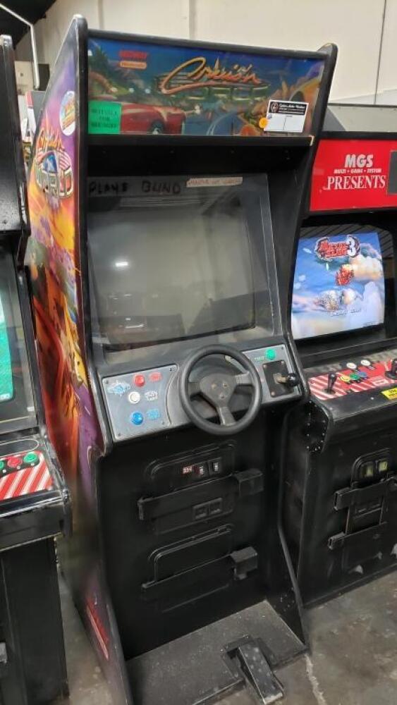 CRUISIN WORLD UPRIGHT RACING ARCADE GAME #1