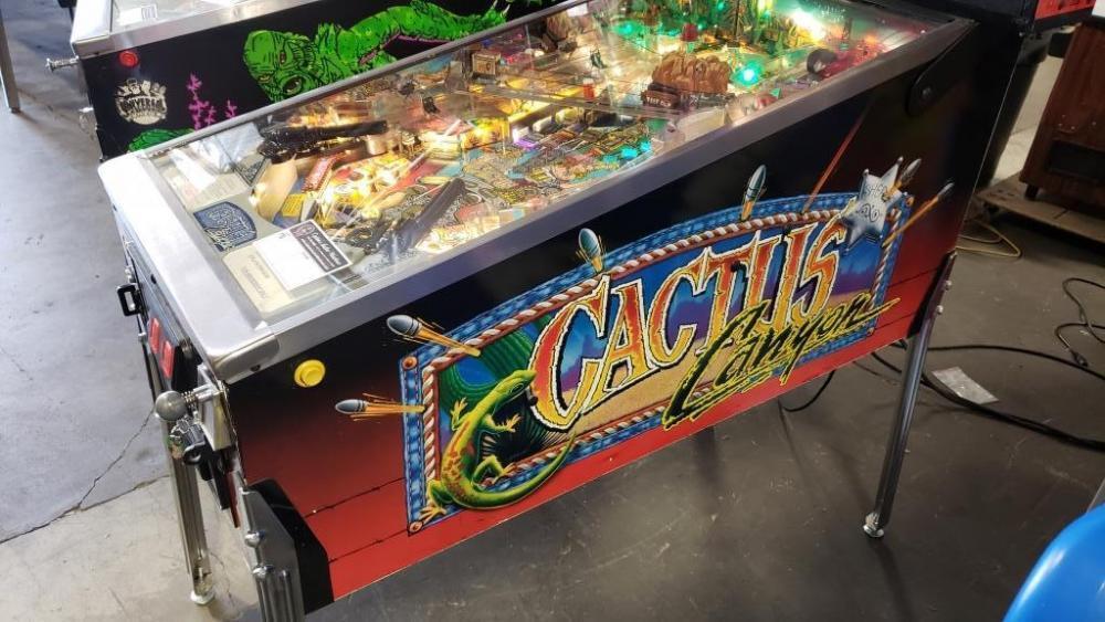 CACTUS CANYON CONTINUED PINBALL MACHINE BALLY 1998