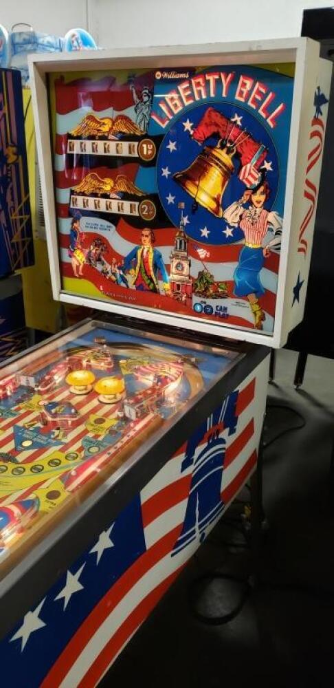 LIBERTY BELL PINBALL MACHINE WILLIAMS 1976