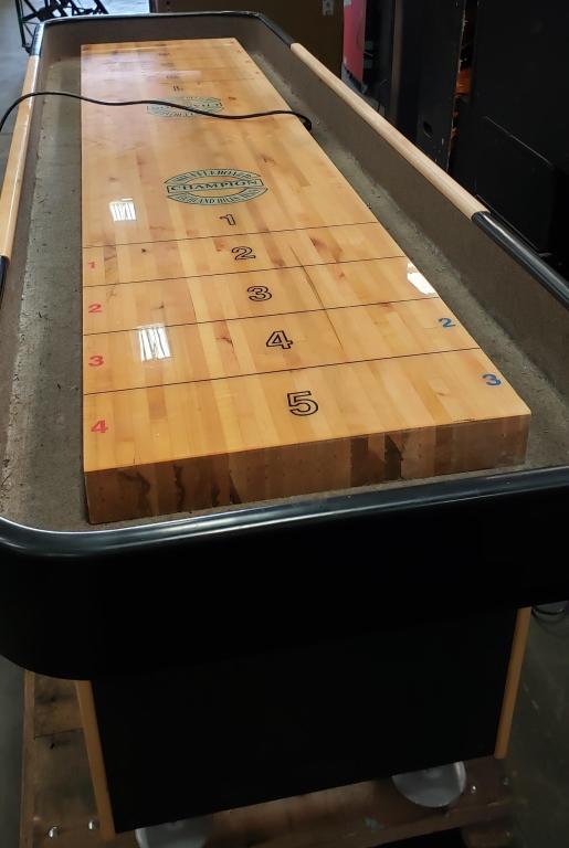 SHUFFLEBOARD 8' CHAMPION TABLE COIN OPERATED