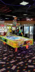 TOP WORLD 4 PLAYER AIR HOCKEY TABLE W/ OVERHEAD