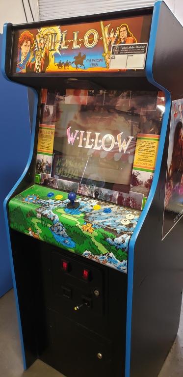 Willow Classic 19 Capcom Upright Arcade Game