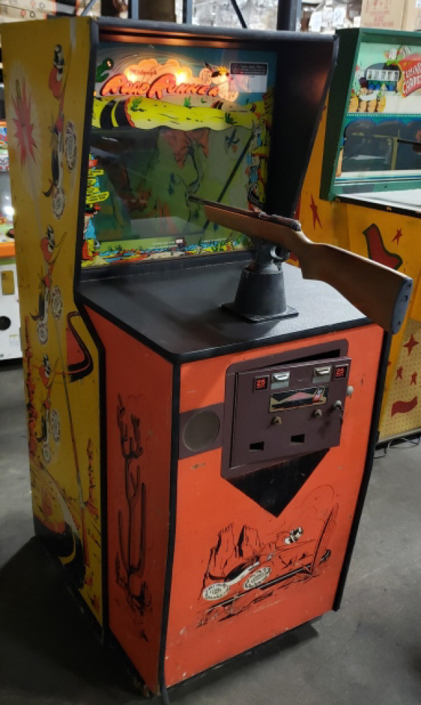 ROAD RUNNER EM RIFLE GALLERY MIDWAY ARCADE
