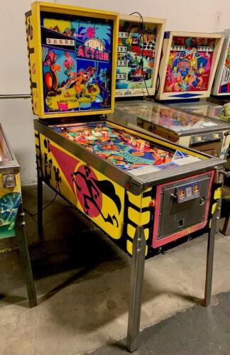TRIPLE ACTION PINBALL MACHINE WILLIAMS 1973