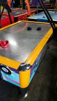 AIR HOCKEY TABLE FAST TRACK WITH OVERHEAD SCORING - 2