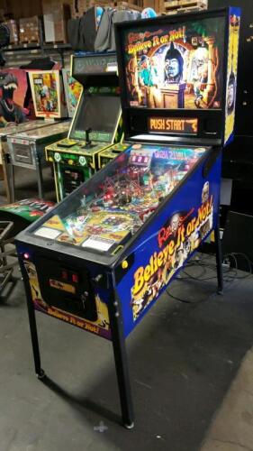 RIPLEY'S BELIEVE IT OR NOT PINBALL MACHINE