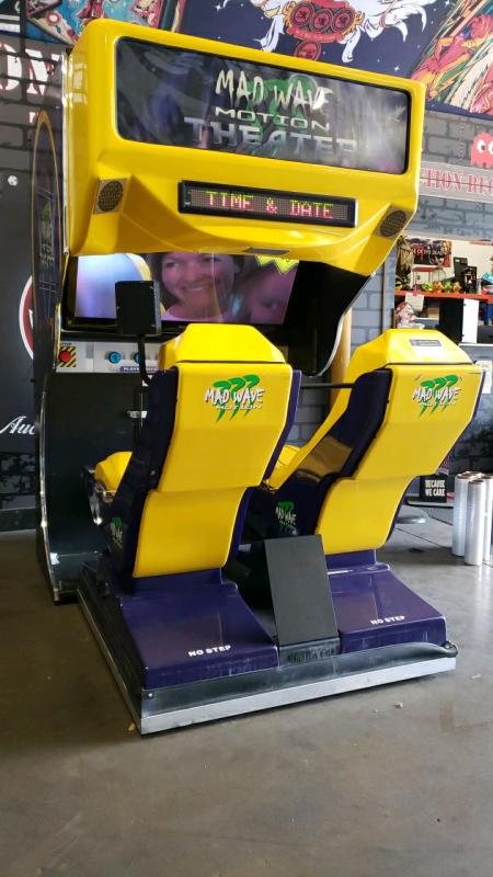 MAD WAVE MOTION THEATER 2 RIDER ATTRACTION ARCADE GAME