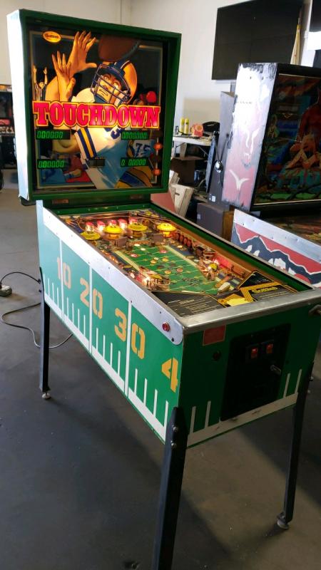 TOUCHDOWN PINBALL MACHINE GOTTLIEB PREMIER 1984