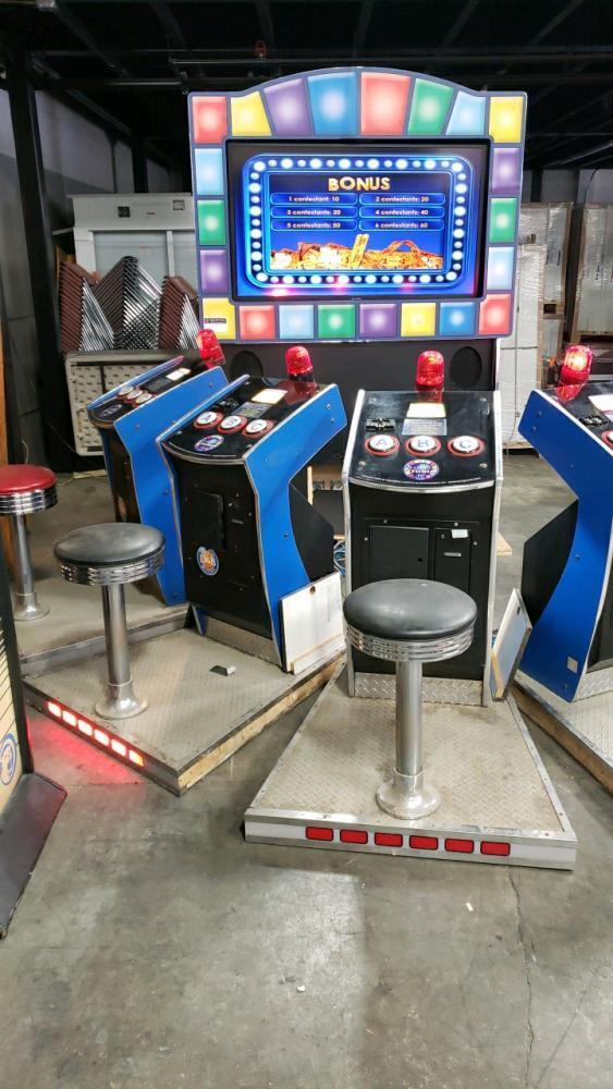 SUPER TRIVIA 6 PLAYER DELUXE ARCADE GAME ICE DAVE & BUSTERS