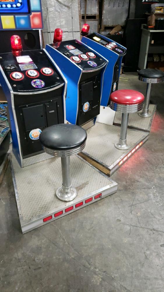 SUPER TRIVIA 6 PLAYER DELUXE ARCADE GAME ICE DAVE & BUSTERS