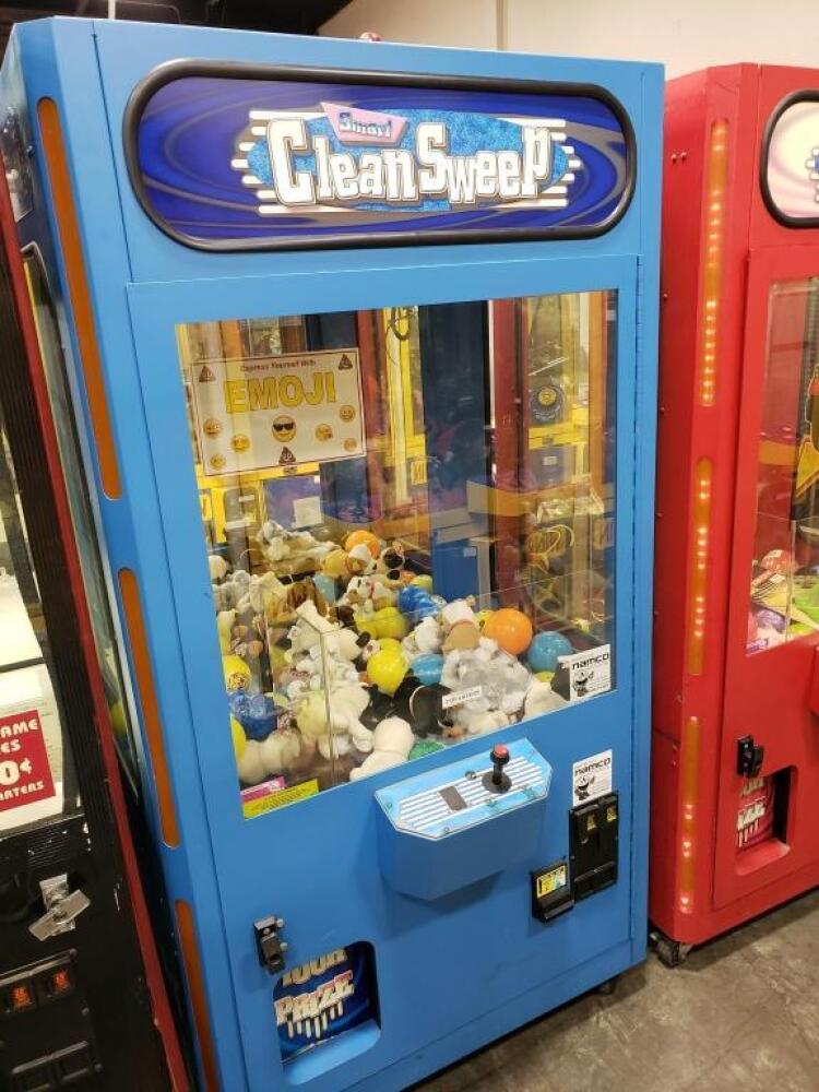 40 SMART CLEAN SWEEP BLUE PLUSH CRANE MACHINE