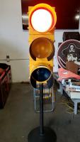 TRAFFIC SIGNAL FULL SIZE FREE STANDING ON MOUNT - 5