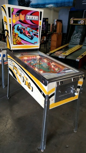 SPIN OUT WEDGE HEAD PINBALL MACHINE GOTTLIEB