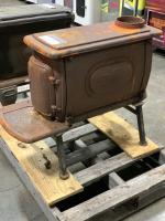 ANTIQUE CAST IRON POT BELLY STOVE