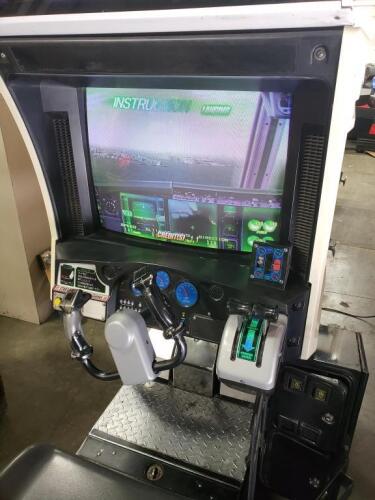 AIRLINE PILOTS FLIGHT SIMULATOR ARCADE GAME SEGA