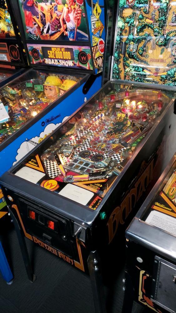 Banzai Run Pinball Machine Williams SS