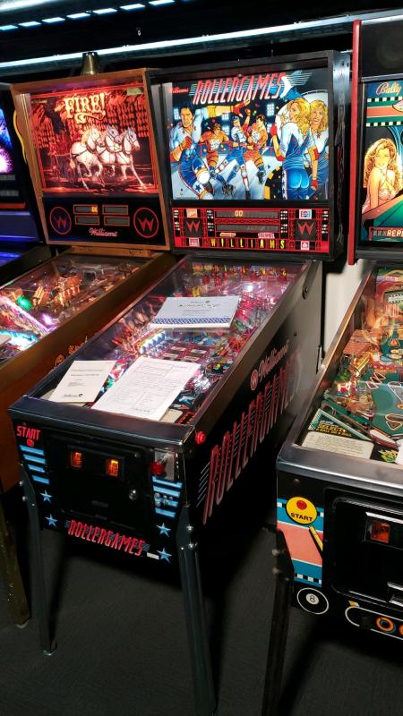 Rollergames Pinball Machine Williams SS