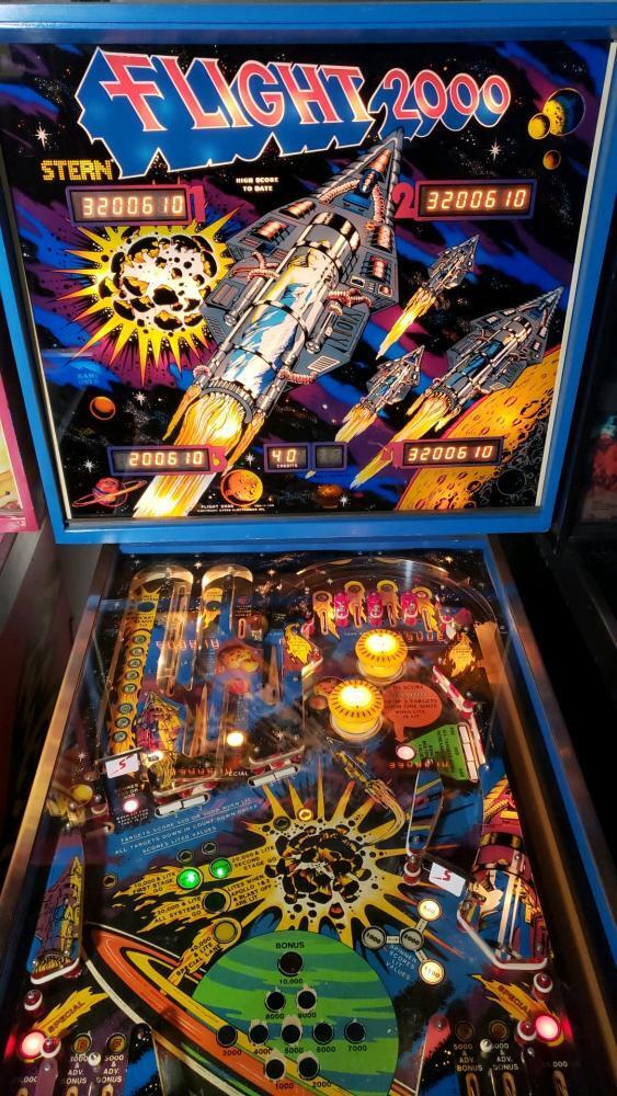 Flight 2000 Pinball Machine Stern SS