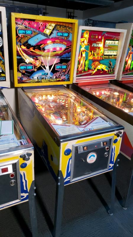 Close Encounters of the Third Kind Pinball Machine Gottlieb SS