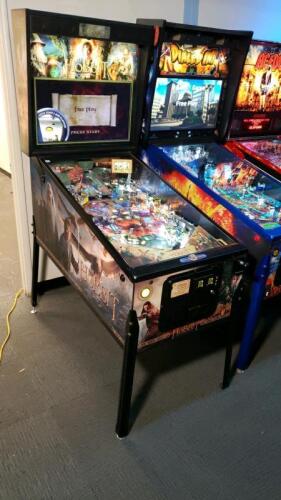The Hobbit Black Arrow LE Pinball Machine Jersey Jack