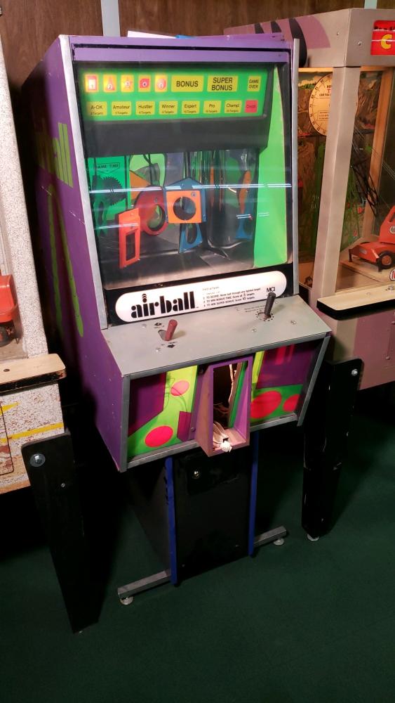 Airball Mechanical Arcade Game