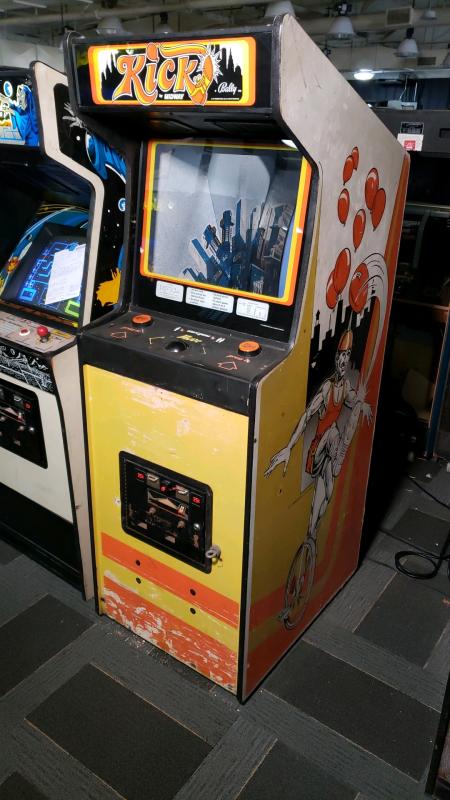 Kick Classic Bally Midway upright Arcade Game