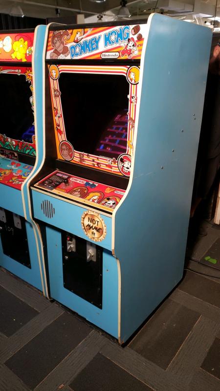 Donkey Kong Nintendo Upright Arcade Game Not a Mame Logo