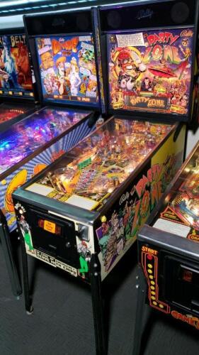 Party Zone Pinball Machine Bally