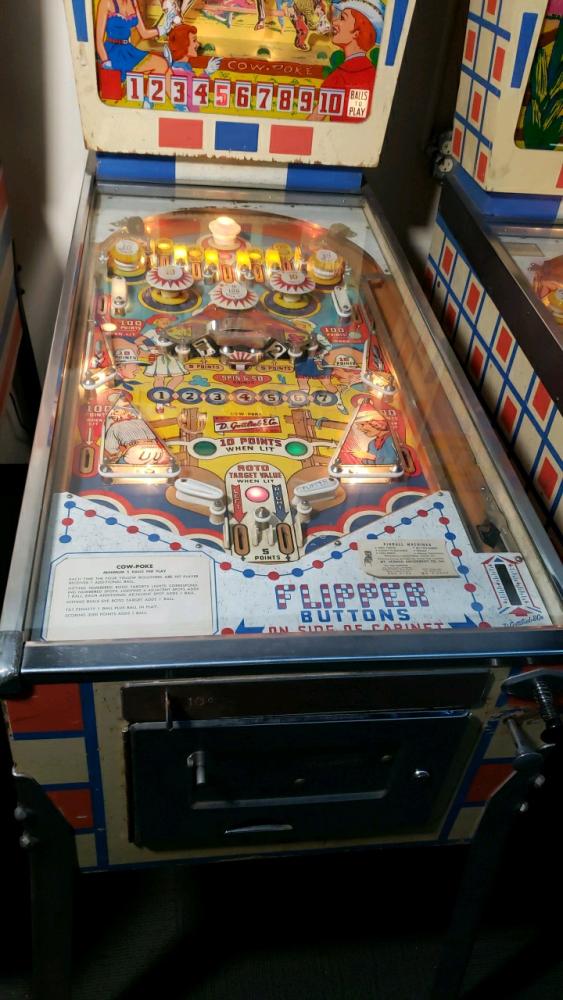 1960s Cow Poke Pinball Machine – Gold & Silver Pawn Shop