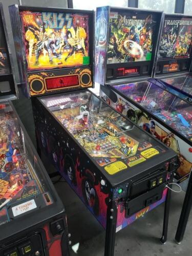 KISS PRO MODEL PINBALL MACHINE STERN INC