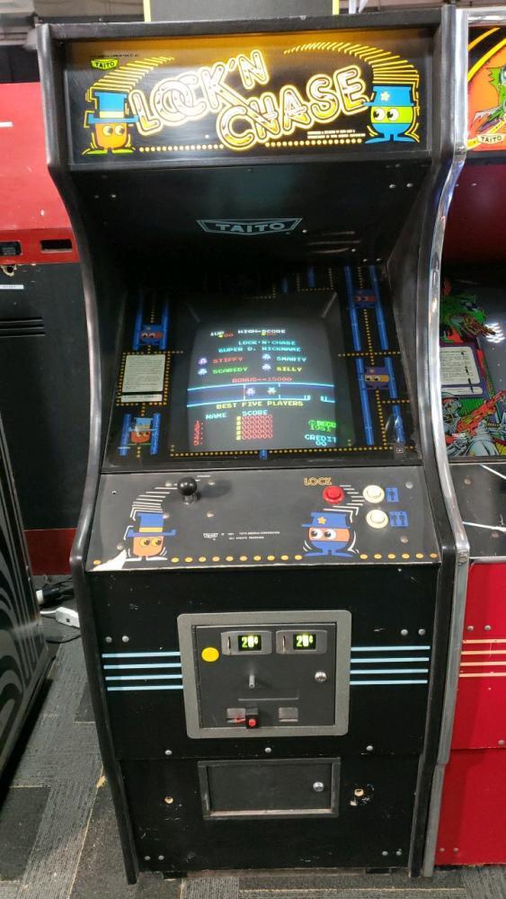Lock N Chase Upright Arcade Game