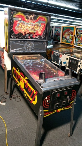 HyperBall Williams Pinball Style Machine