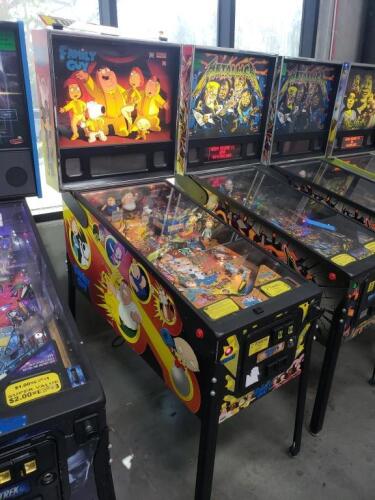 FAMILY GUY CARTOON PINBALL MACHINE STERN INC