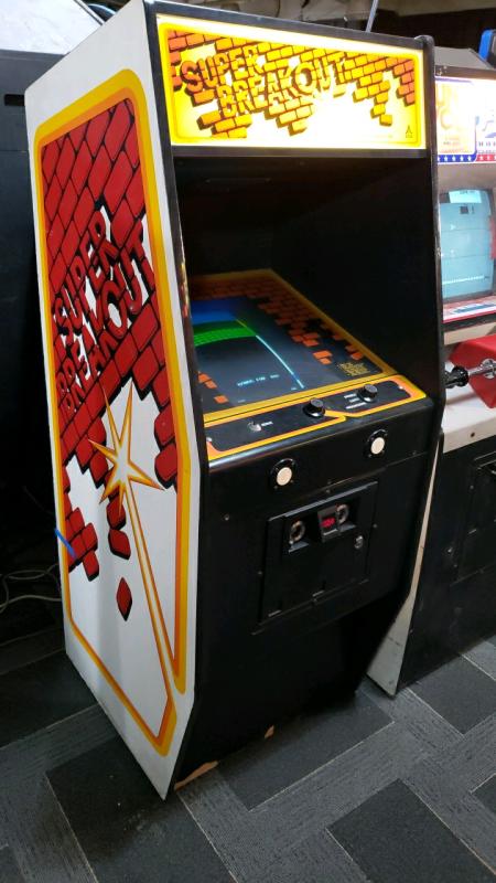 Super Breakout Arcade Game