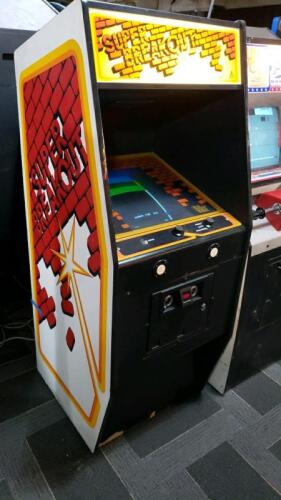 Super Breakout Arcade Game