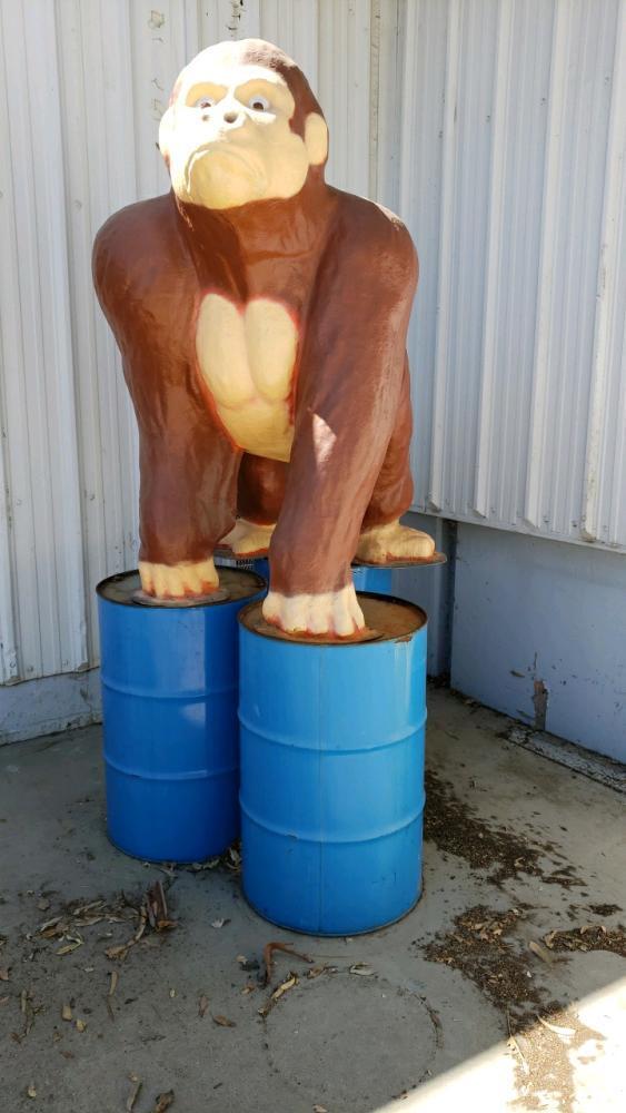 DONKEY KONG DOOR ENTRANCE GREETER STATUE