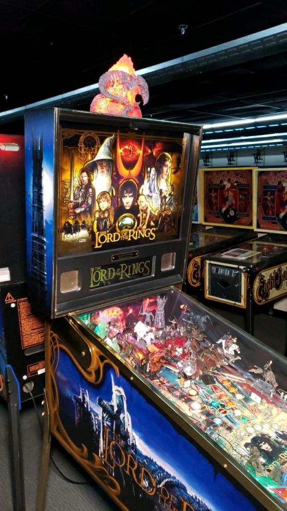 Lord of the Rings Pinball Machine - Pinball Machine Center