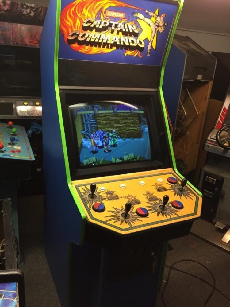 CAPTAIN COMMANDO DEDICATED BIG BLUE CAPCOM ARCADE