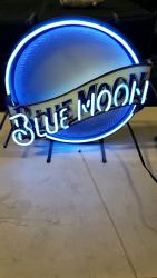 1 LOT - BLUE MOON BEER DISTRIBUTOR NEON SIGN LIGHTED