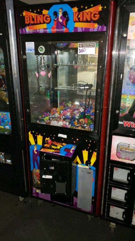 BLING KING JEWELRY CLAW CRANE MACHINE COASTAL AMUSEMENT